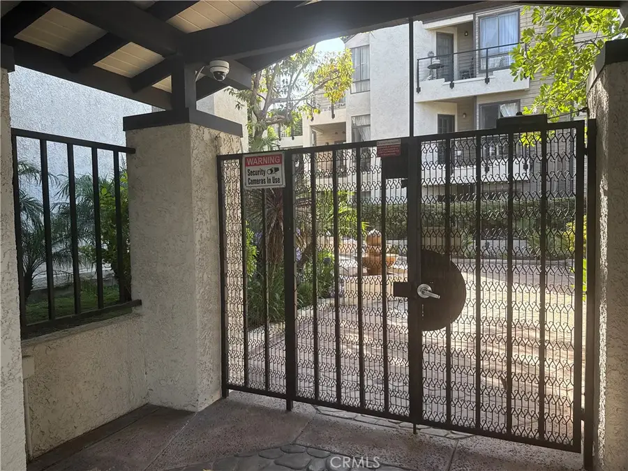 437 E E Palm Ave # 201, Burbank, CA 91501 - #2