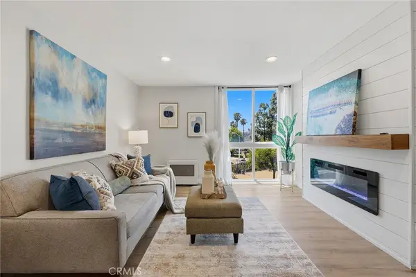 3050 Rue Dorleans #304, San Diego, CA 92110