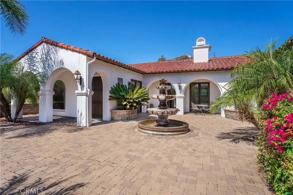 925 Valley, Vista, CA 92084 - #1