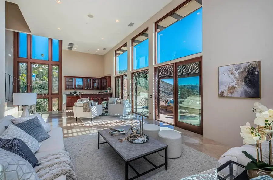 2362 Edgehill Road, Vista, CA 92084 - #2
