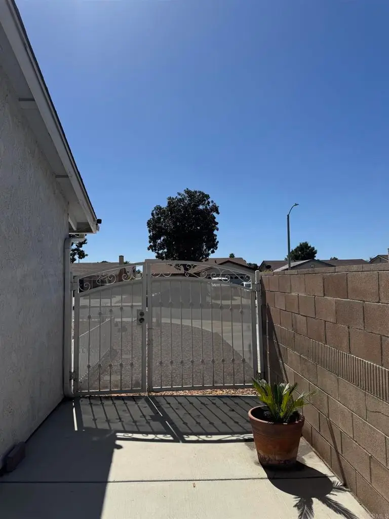 2219 El Toro Circle, Hemet, CA 92545 - Image #3