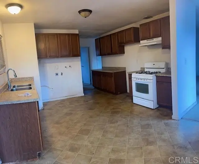 515 Mynah Pl, Vista, CA 92083 - Image #2