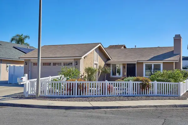 9717 Follett Drive, Santee, CA 92071