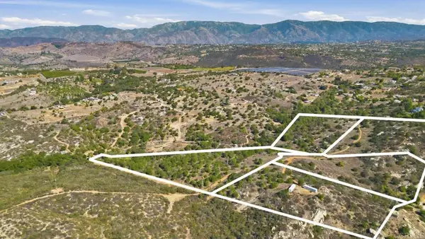 12121 Mira Grande Lane, Valley Center, CA 92082