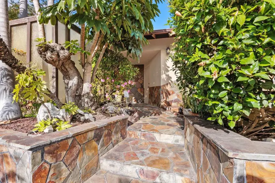 828 Hygeia Avenue, Encinitas, CA 92024 - Image #3