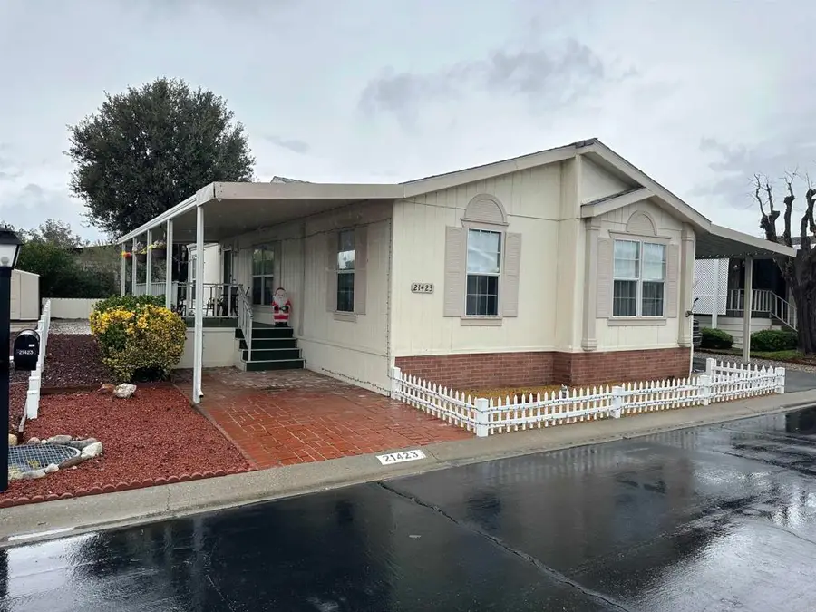 21423 Bramble Way, Saugus, CA 91350 - Image #2