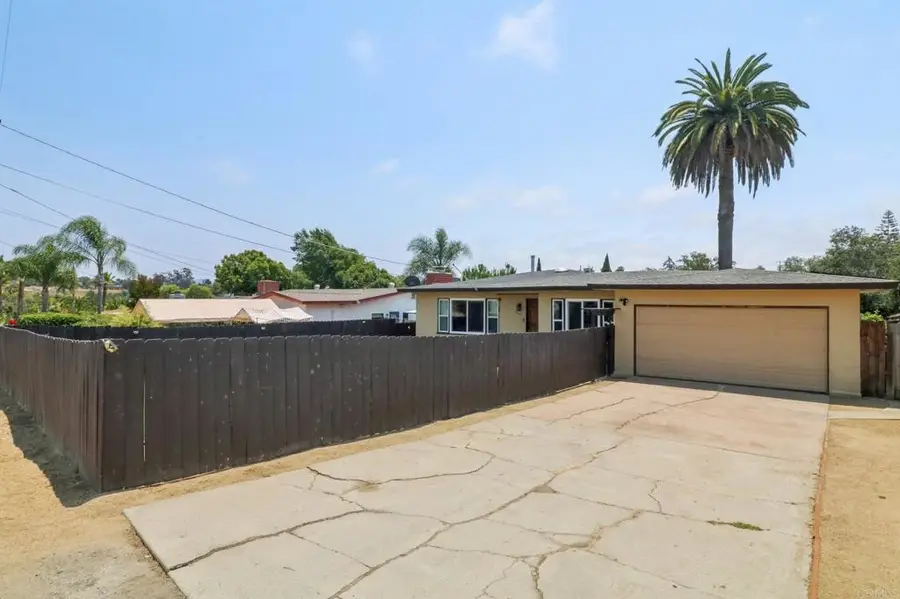 915 Crest View Dr, Vista, CA 92081 - #3