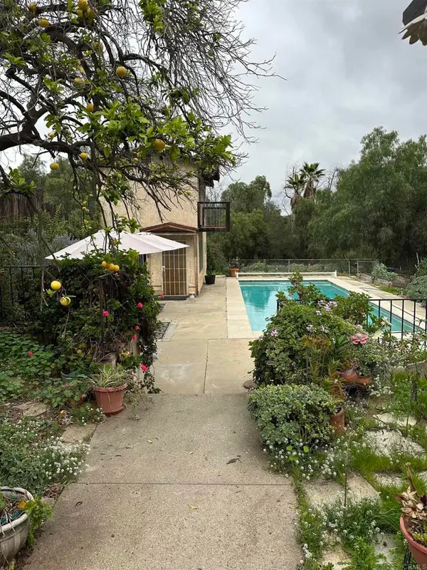 8515 Gardena Road, Lakeside, CA 92040