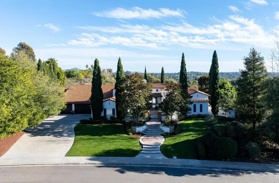 7992 Paseo Esmerado, Carlsbad, CA 92009 - #3