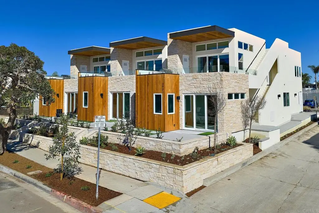 3903 Haines, San Diego, CA 92109 - #1