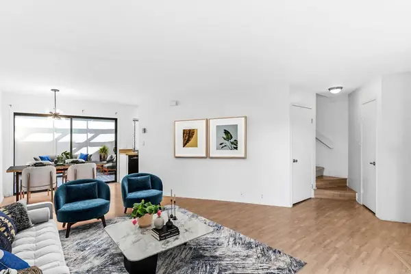 8427 Via Mallorca #115, La Jolla, CA 92037