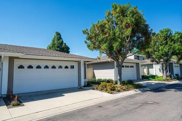 1015 Gleneagles Place, Vista, CA 92081