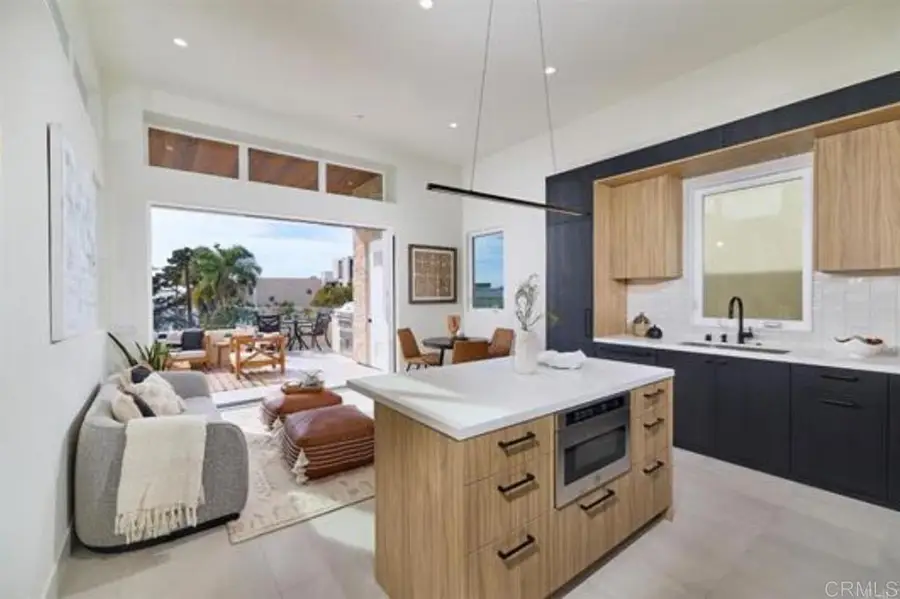 3901 Haines, San Diego, CA 92109 - #3