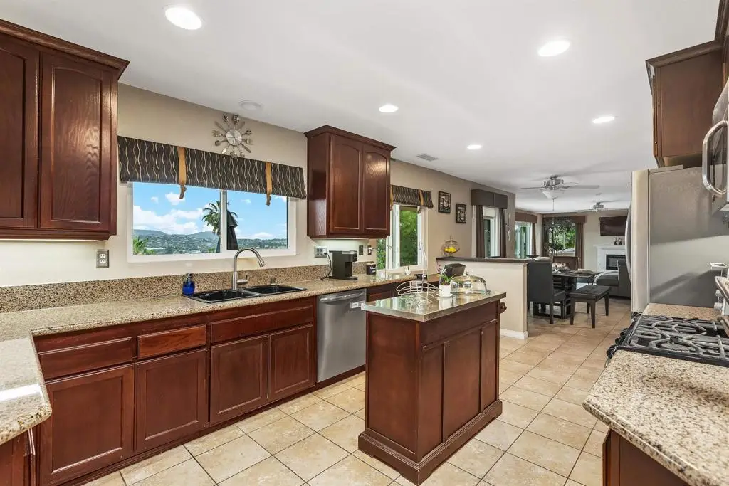 220 Journeys End, Vista, CA 92083 - #1