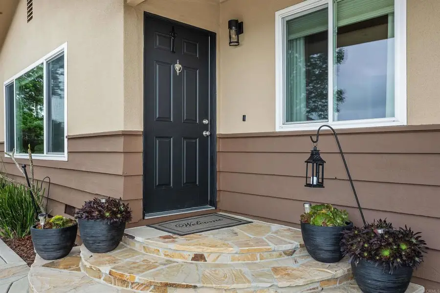 220 Journeys End, Vista, CA 92083 - #3