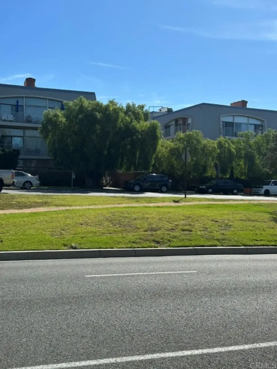 2306 Palos Verdes Drive W #302, Palos Verdes Estates, CA 92074 - #3