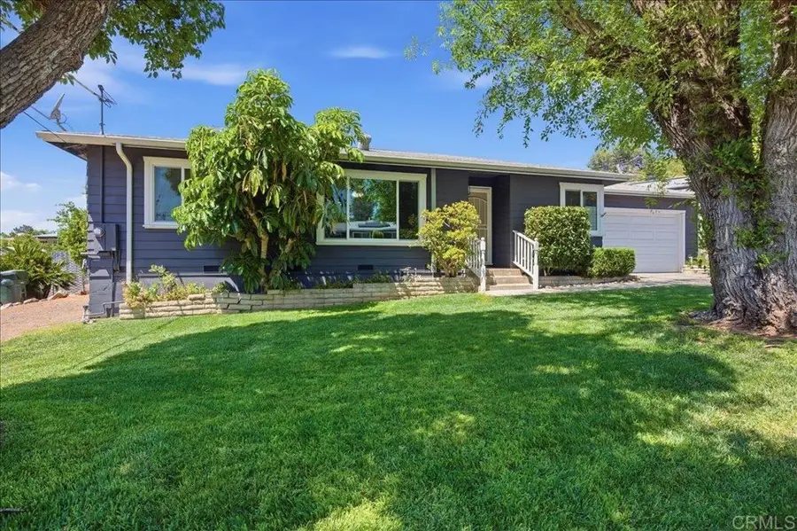 387 Girard Way, Vista, CA 92084 - #2