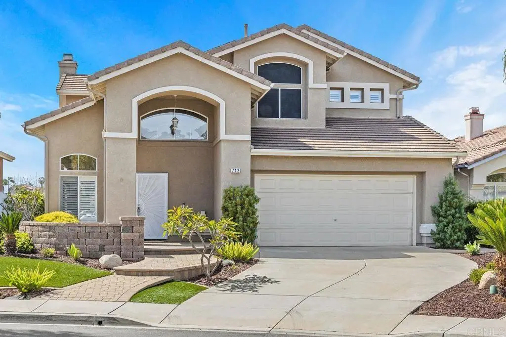 742 Bel Air Dr. W, Vista, CA 92084 - #1