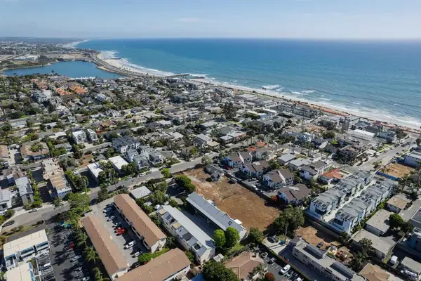 318 Juniper Avenue #15, Carlsbad, CA 92008