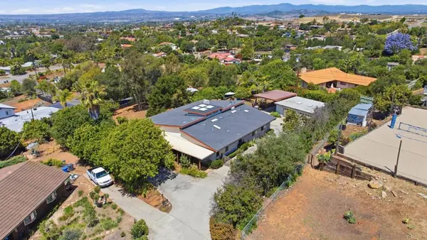 2106 Vista Grande Drive, Vista, CA 92084