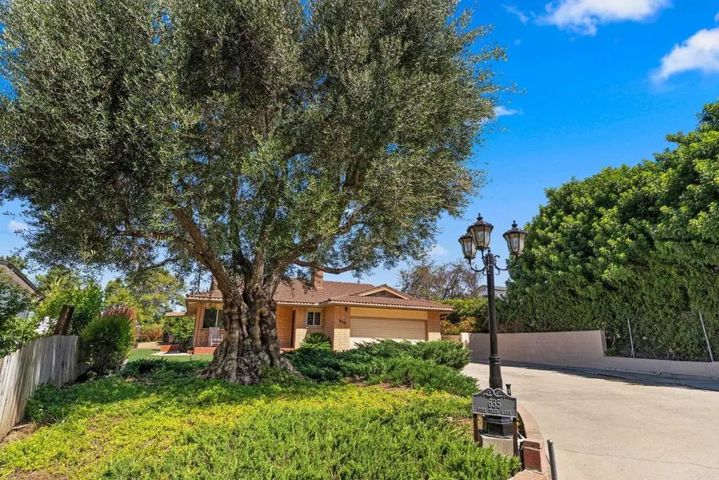 635 Pine Tree Lane, Vista, CA 92081 - #1