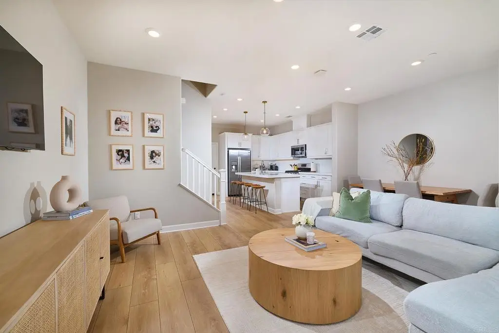 1065 Delpy View, Vista, CA 92084 - #1