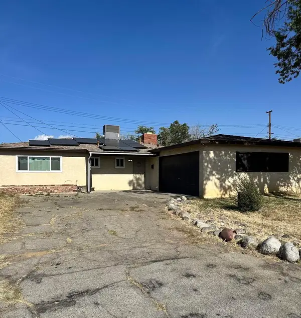 43740 Heaton Avenue, Lancaster, CA 93534