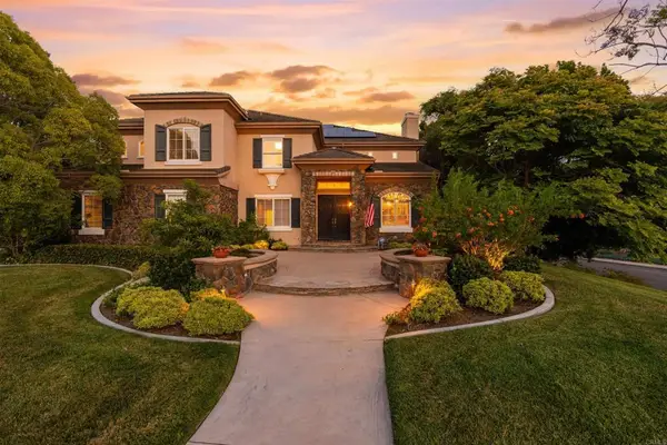7912 Corte Penca, Carlsbad, CA 92009