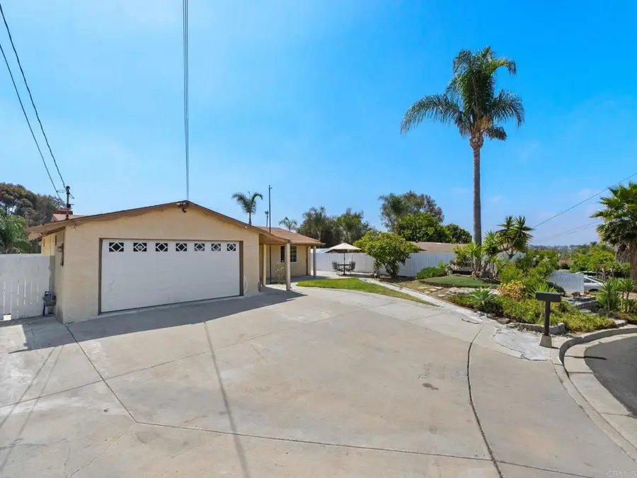 811 Earth Drive, Vista, CA 92083 - #2