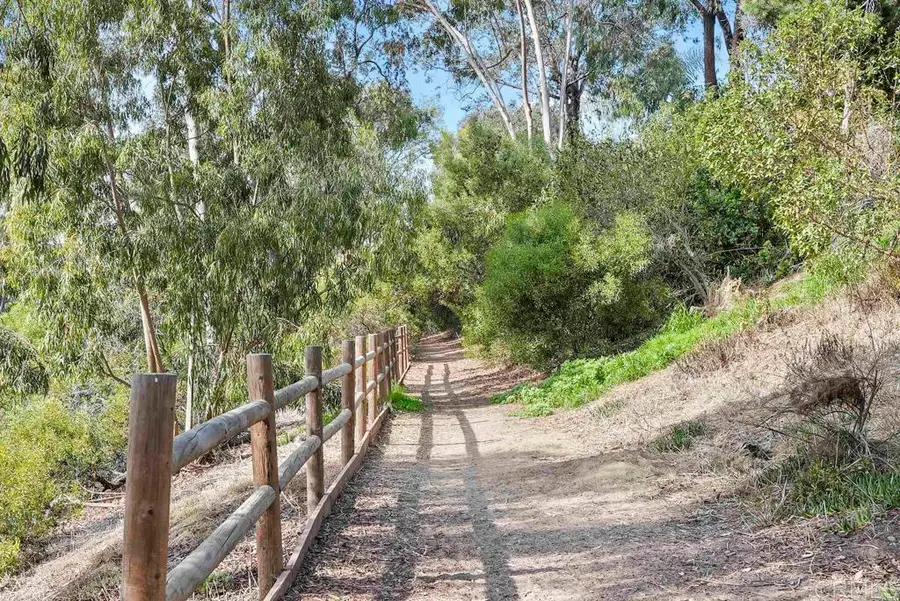 960 Woodlake Dr, Cardiff By The Sea, CA 92007 - #3