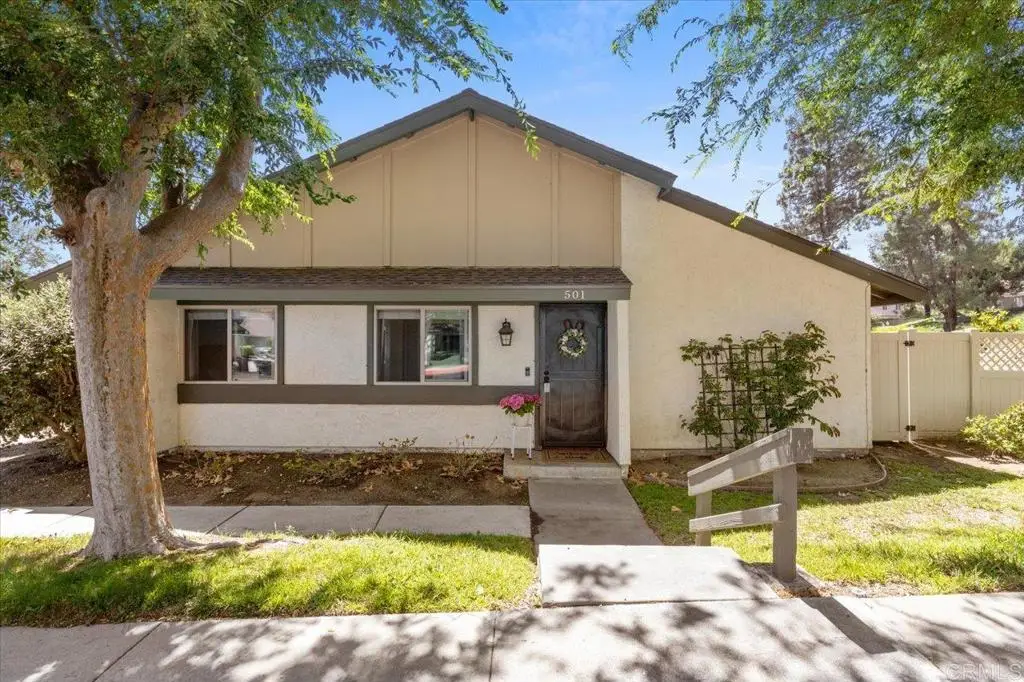 501 Smoketree Glen, Escondido, CA 92026 - #1
