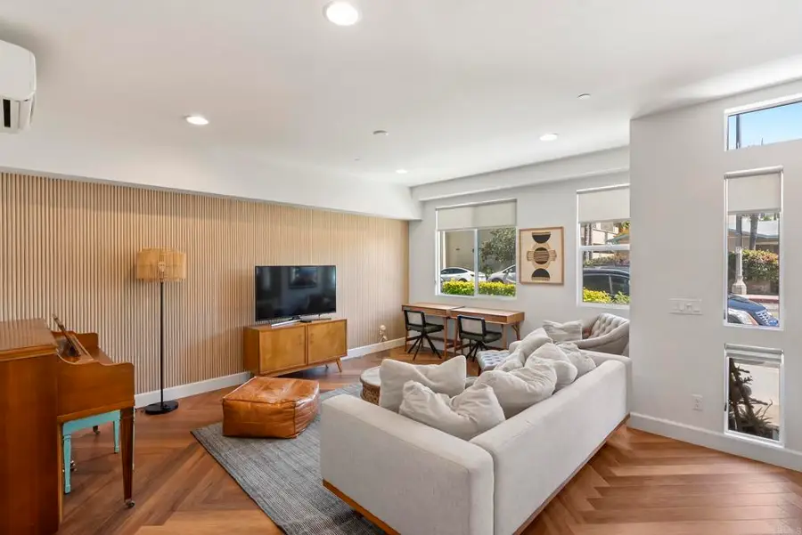 2537 State Street, Carlsbad, CA 92008 - #3
