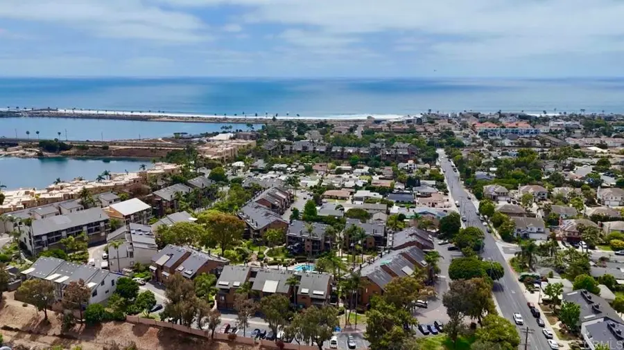 4020 Layang Layang Circle #B, Carlsbad, CA 92008 - #2