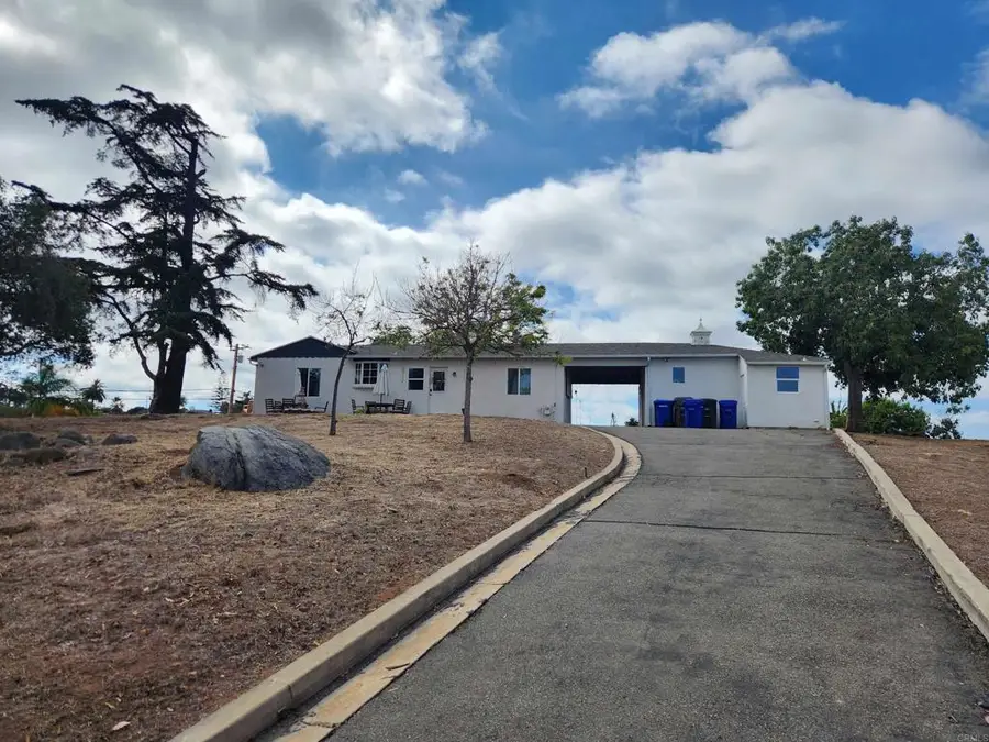 1060 Crest View Dr, Vista, CA 92081 - #3