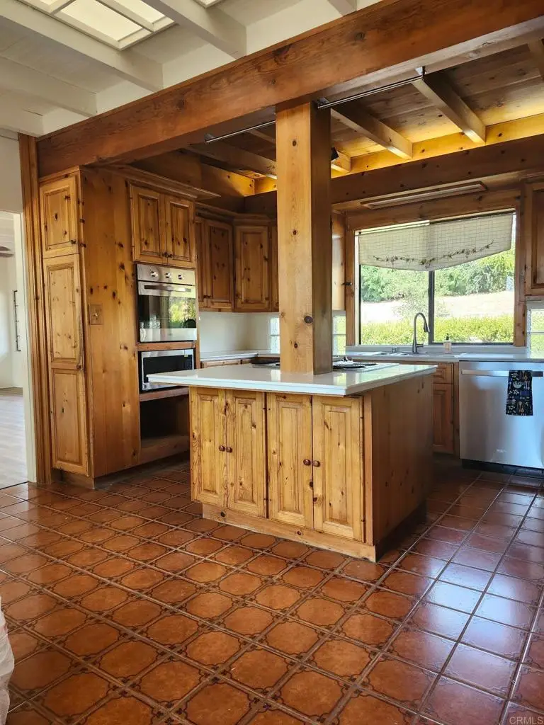 231 S Stage Coach Lane, Fallbrook, CA 92028 - #2