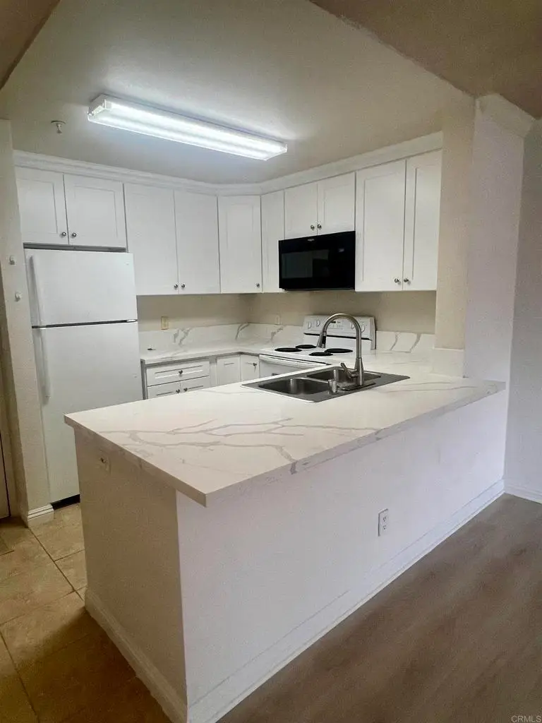 8889 Caminito Plaza Centro #7206, San Diego, CA 92122 - #2