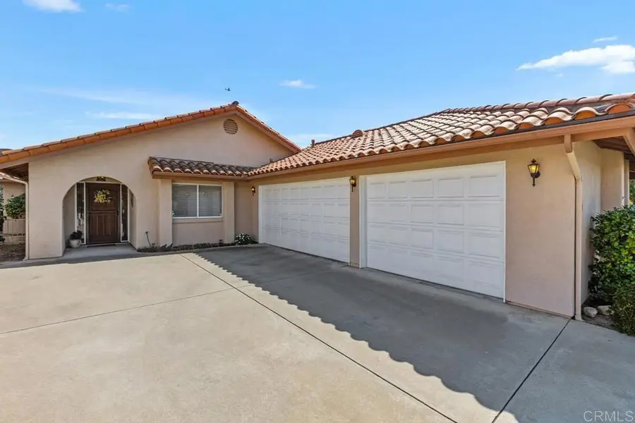 1066 Ridge Heights Drive, Fallbrook, CA 92028 - #2