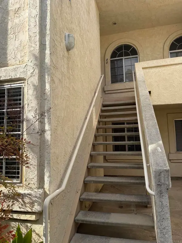 1050 La Tortuga Drive #40, Vista, CA 92081
