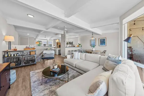 2335 Caringa Way #18, Carlsbad, CA 92009