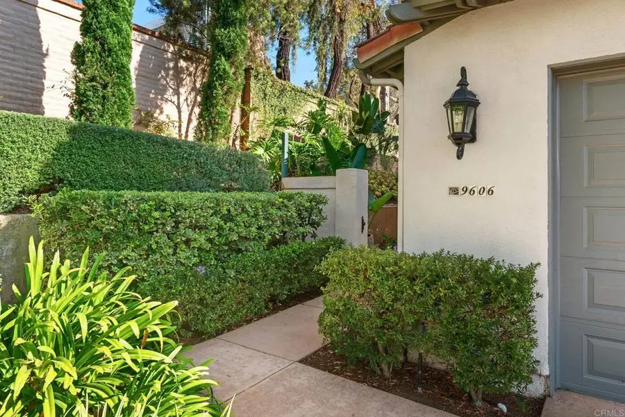 9606 Claiborne Square, La Jolla, CA 92037 - #3