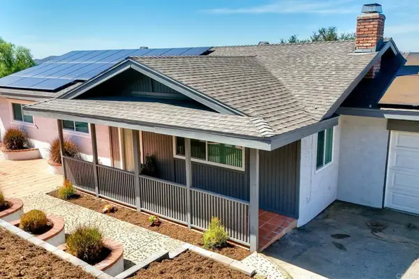 2449 Primrose Ave, Vista, CA 92083