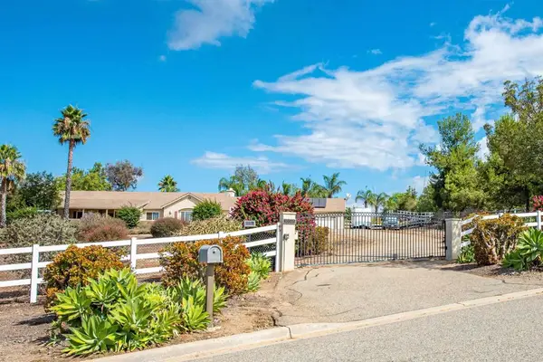 30540 Palomar Vista Dr, Valley Center, CA 92082