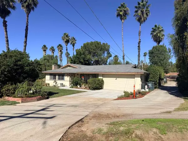 2016 Avenida Del Diablo, Escondido, CA 92029