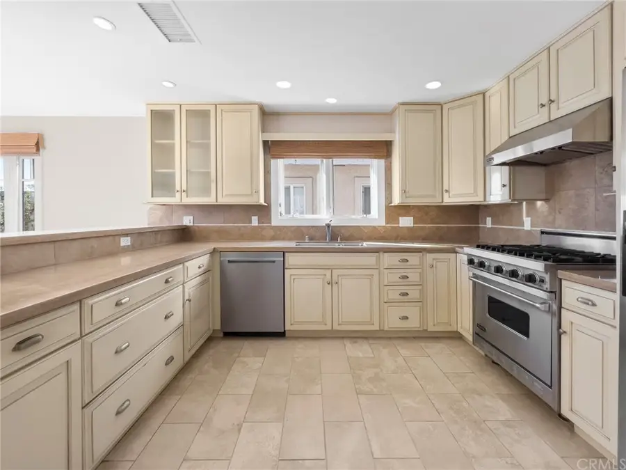 203 8th, Newport Beach, CA 92661 - #3