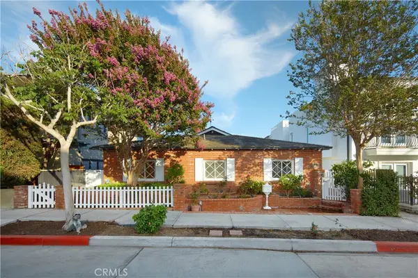 216 Poppy Avenue, Corona Del Mar, CA 92625