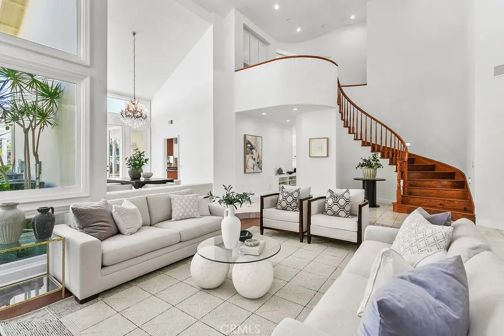 19 Harbor Pointe, Corona Del Mar, CA 92625 - #1