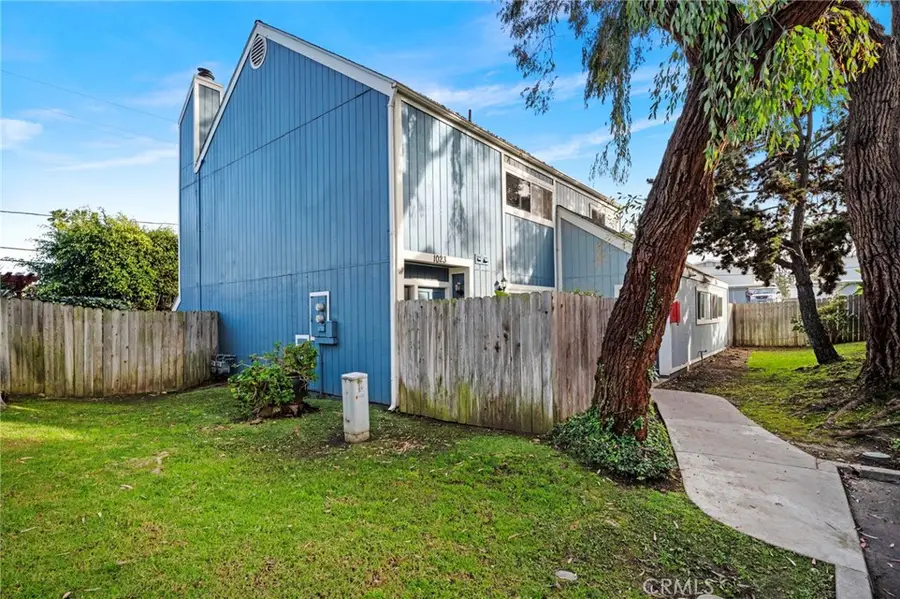 1025 Sea Breeze #11, Costa Mesa, CA 92627 - Image #2