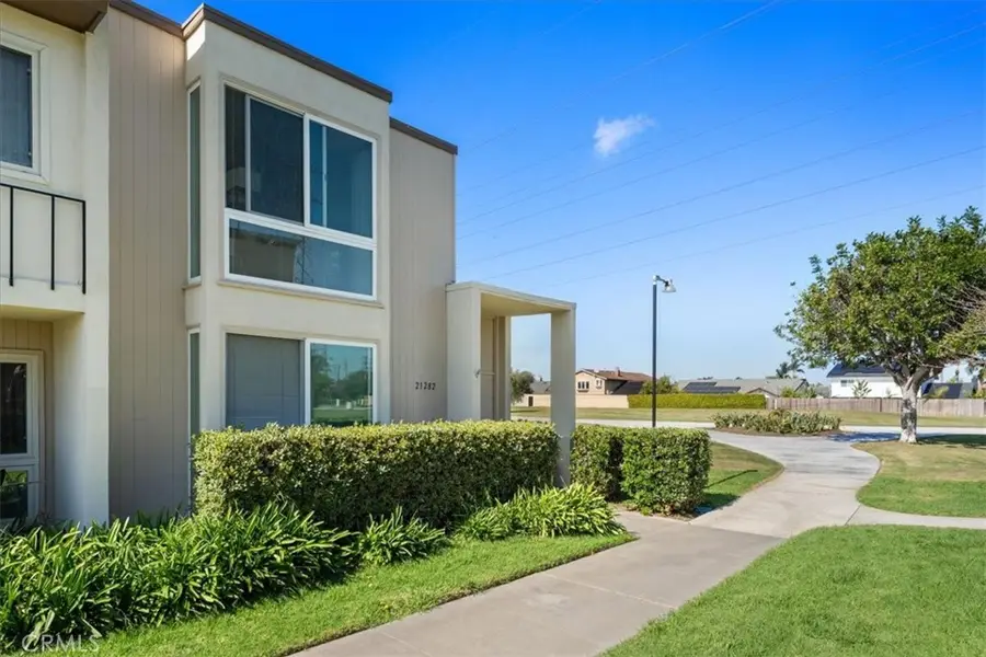 21282 Wavecrest Circle, Huntington Beach, CA 92646 - #3