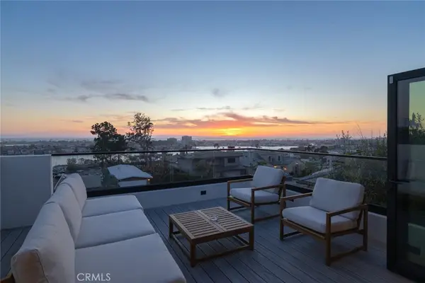 2212 Cliff Drive, Newport Beach, CA 92663