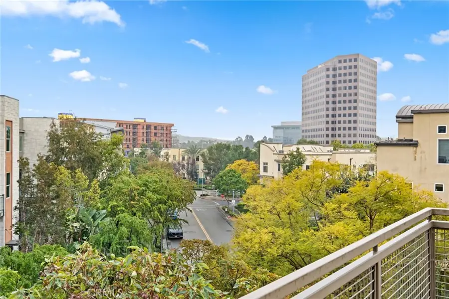 555 Rockefeller, Irvine, CA 92612 - #2